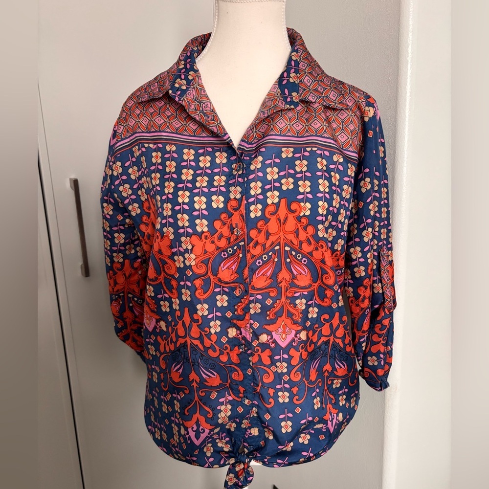Johnny Was Stacy B 100% Silk Stunning Blue and Coral Patterned Blouse